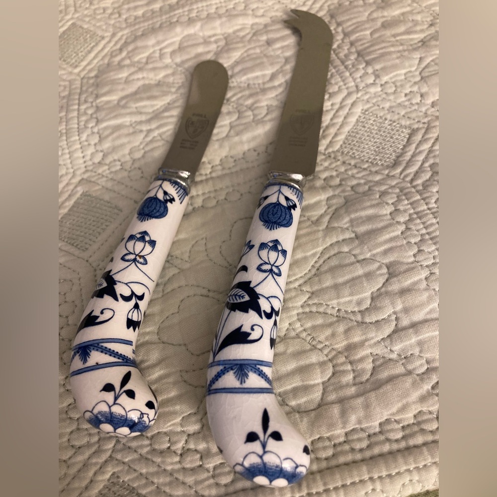 2-Vintage Sheffield England Blue Onion Danube Porcelain & Stainless Knives 2/$14